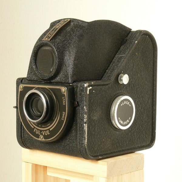 Vintage Ensign Ful-View (Ful-Vue) - 1950s - British Made - Very Stylish Camera With Instruction Sheet