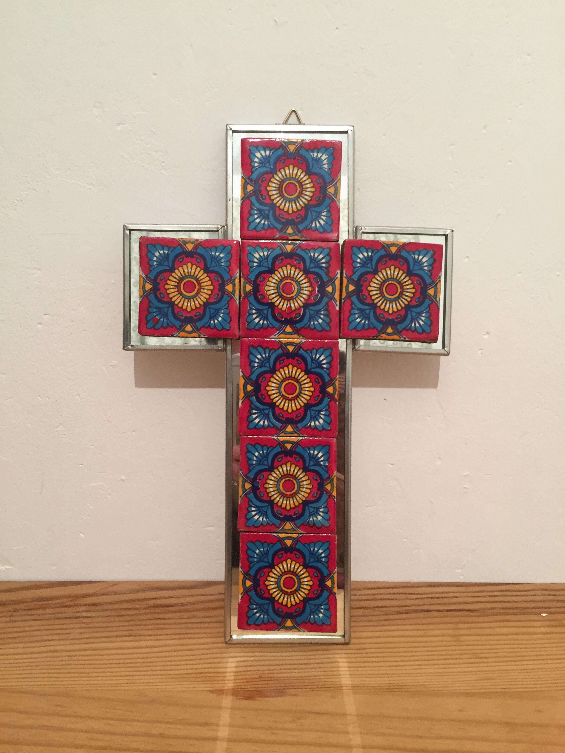 Croix en Étain et Céramique