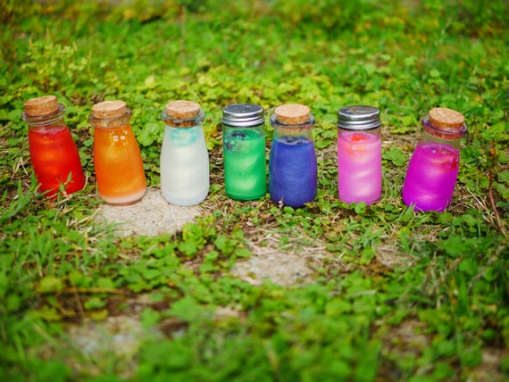 Colorshift Dice Shaker Potion RPG D20 Multicolor Decor DnD Accessory Decor