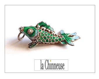 PENDENTIF POISSON KOÏ; Pendentif Poisson Articulé en Émail Cloisonné et Argent; Antique Charm; Années 30; Pour Elle & Lui; Collectible.