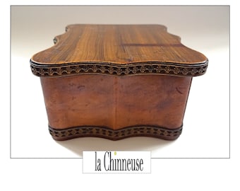 ANTIEKE HOUTEN DOOS; Antieke houten doos, antieke doos van hout en messing, 19e eeuw, verzamelobject, antiek Frans object.