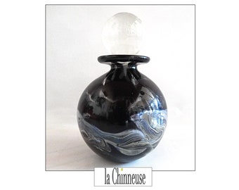 GEBLASENE GLASFLASCHE; Vintage-Flasche aus dickem Glas; Flasche signiert Molina; 70er Jahre; Sammlerstück; Murano-Glas.