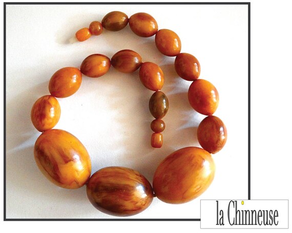 VINTAGE BAKÉLITE NECKLACE/ 1930s; Necklace in Baké