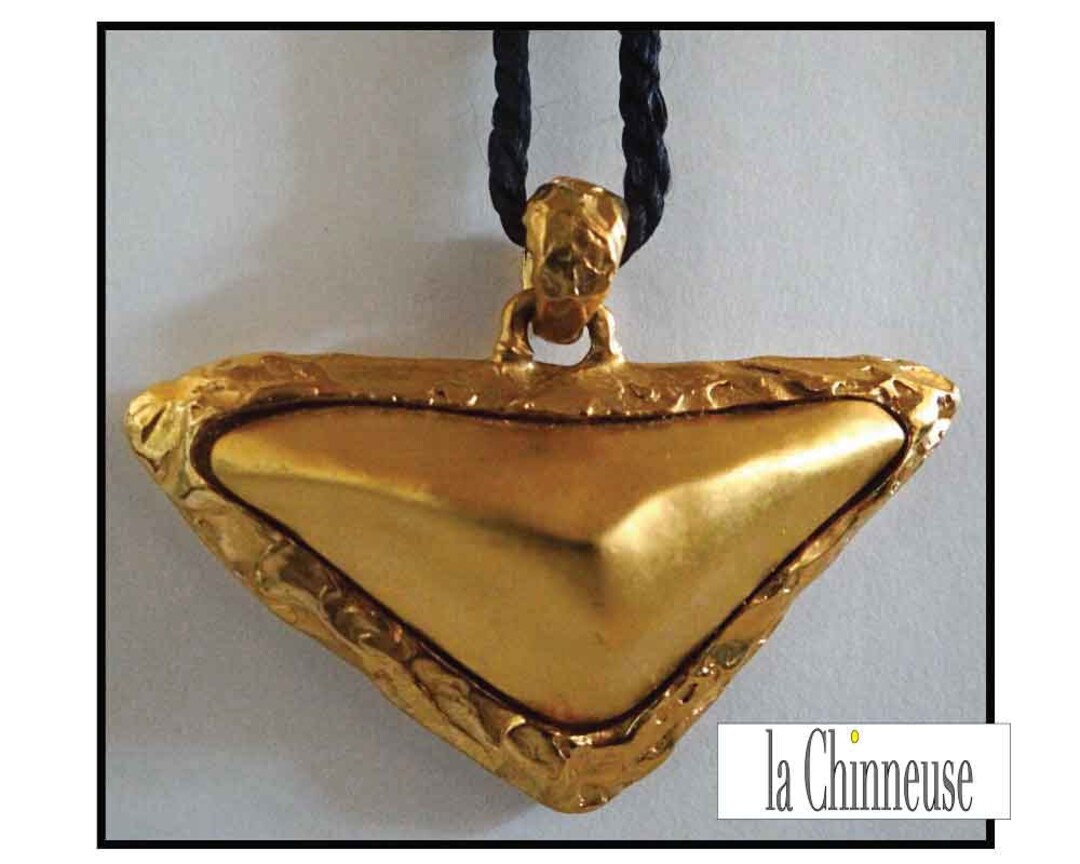 Collier Chaîne Argentée Fine Lancôme Avec Fleurs - Porté Asymétrique, Occasion Bon état