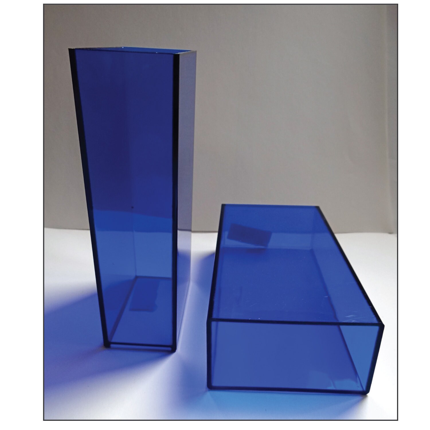 VINTAGE 2 VASES in Blue PLEXI; 90s, Pair of Vintage Rectangular Vases ...