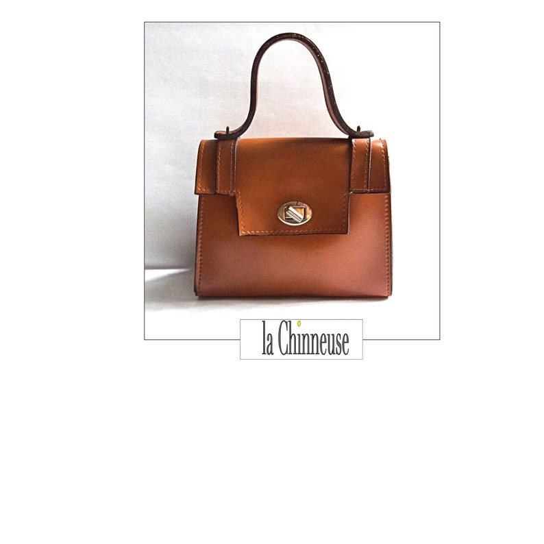 SAC MINIATURE KELLY Style Vintage Années 50 Petit Sac en Simili Cuir Marron Glacé Dans le gout du Chiquito de Jacquemus Collectible. image 1