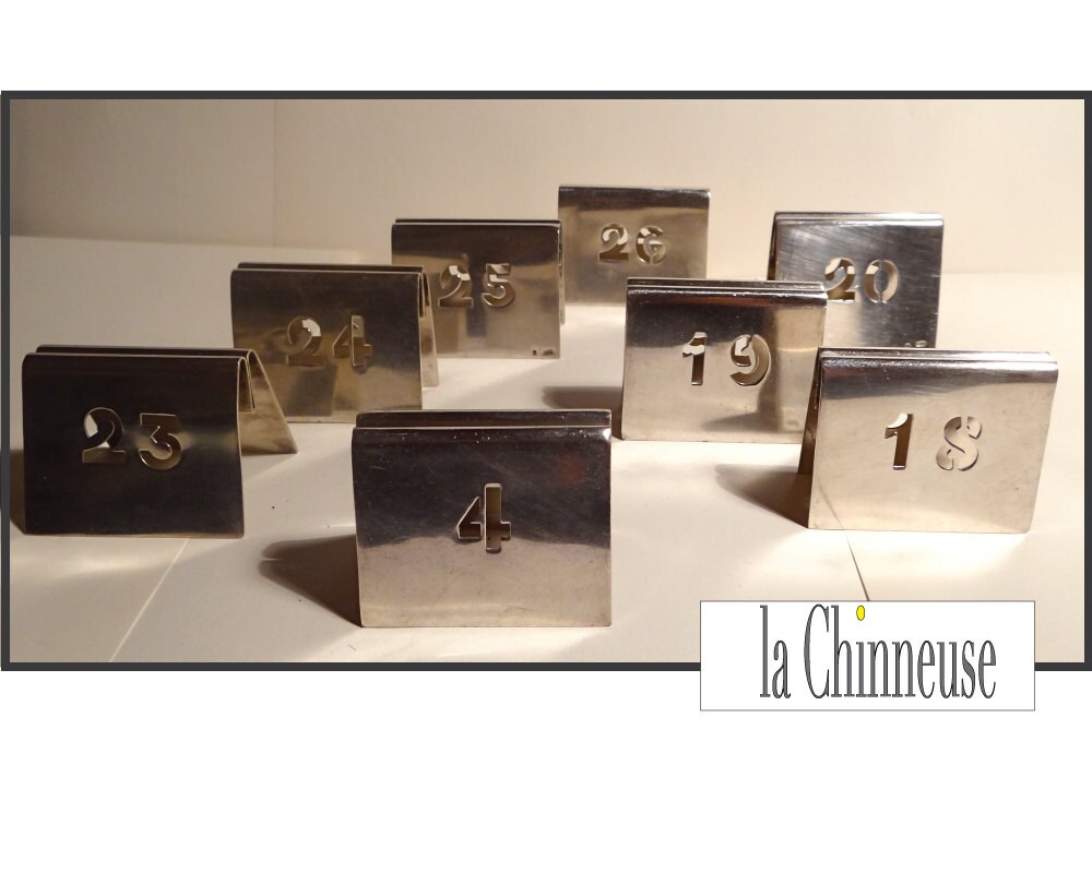 Vintage Silver Plated Plates, Number Restaurant Table/Vintage Plaques Numéros Tables Plaques en Méta