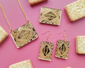 Custard Cream Ohrringe, Brosche oder Kette | Laser-cut Acrylglas