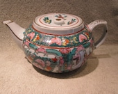 Japanese Teapot Famille Rose Geisha , Hand Painted in Hong Kong , Excellent Details , Y T Red Markings