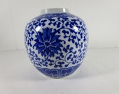 Blue and White Porcelain Ginger Jar Hand Painted in Vintage Chinese Porcelain, Asian Oriental Jingdezhen Porcelain Home Décor Office Décor