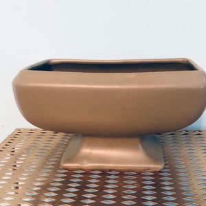 Vintage Floraline McCoy Pottery Avocado Green Pedestal Planter  Excellent condition American ohio