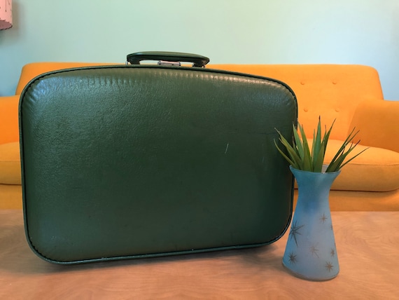 Vintage Avocado Green Suitcase Excellent Condition