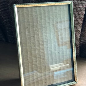 Vintage Metal Gold Picture Frame 5x7 Tabletop 1970’s Easel Home Decor