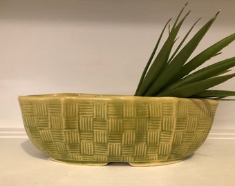 Gorgeous vintage mid century green basket weave planter flower pot old
