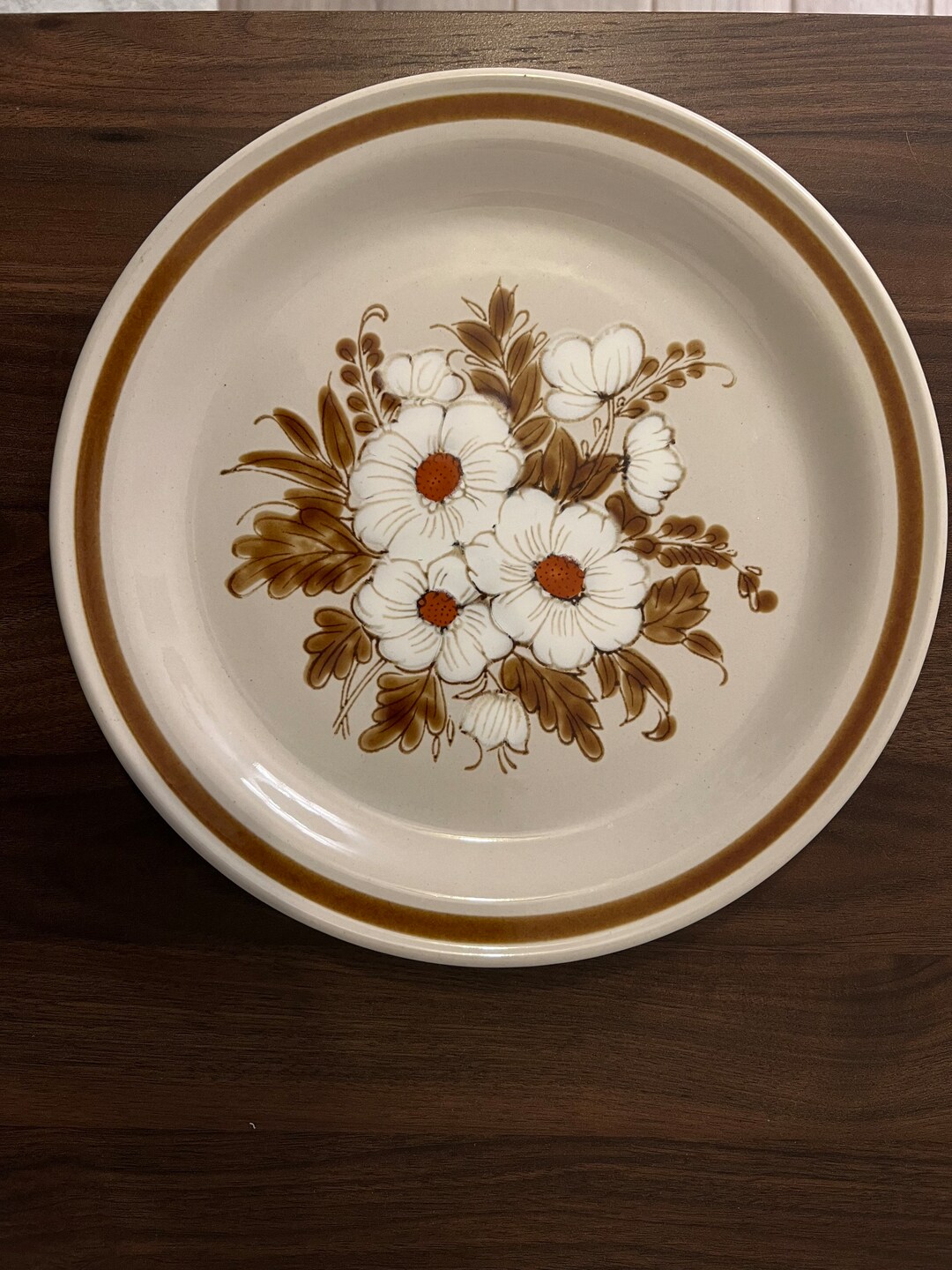 Vintage Mountain Wood Collection Stoneware Dinner Plate Dried Flowers