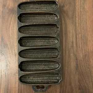 Vintage cast iron corn stick cornbread pan skillet
