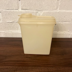 Tupperware Vintage Pour-N-Store Jr Clear 499-3 Cereal Storage w/ Lid 509-3 Juice