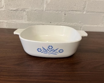 Vintage Corning ware blue cornflower casserole dish 1 quart A-1-B