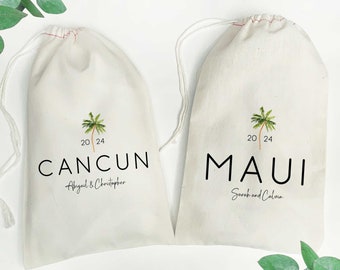 Palm Tree Wedding Favor Bags, Beach Wedding Gift Bags for Guests, Destination Wedding Welcome Drawstring Favor Bags, Tropical Party Favors