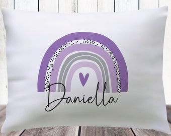 Ropa de cama Boho Rainbow - Funda de almohada personalizada para niñas - Decoración de habitación en morado y rosa - Fundas de almohada personalizadas para fiestas de pijamas de niñas preadolescentes