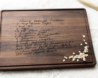 Tabla de cortar con recetas escritas a mano: madera de arce o nogal grabada