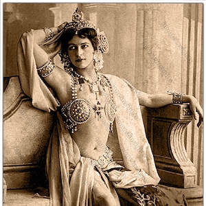 MATA HARI Exotic Dancer Adventuress WWI Spy 8&quot; x 10&quot; Restored Photograph With Reprinted Autograph