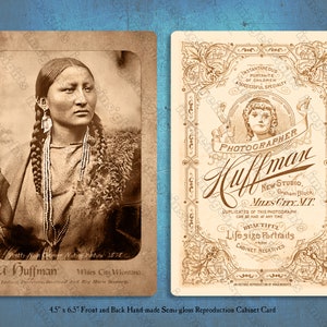 Inheemse bevolking - FA HUFFMAN "Pretty Nose" Native American Historic Cabinet Card Foto Re-creation / Reproductie