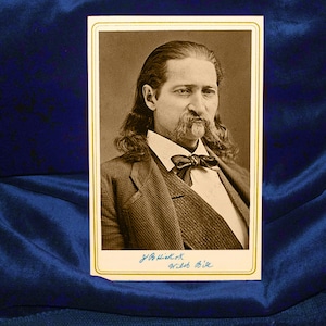 WILD BILL HICKOK Old West Pistolenkämpfer Glücksspieler Legende Kabinett Karte Fotografie Vintage Reproduktion