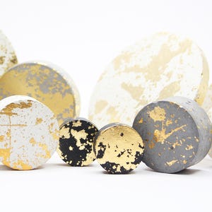 d'armoire en métal doré de Concrete | Imitation feuille d'or