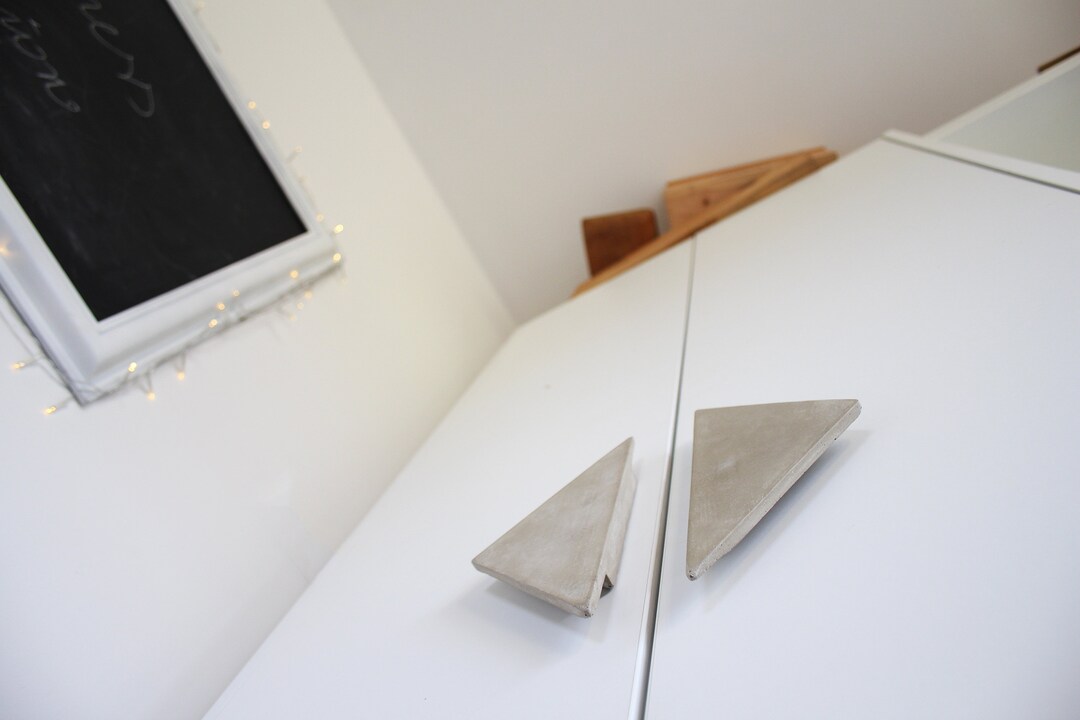 XL Triangle Cabinet Handle | Large Cabinet Handle | Flat Handle ...