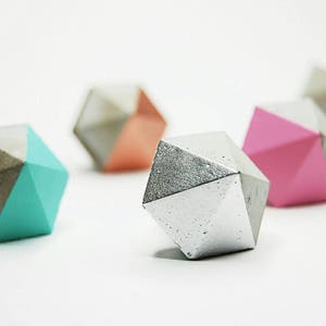 Béton Petit bouton d’armoire diamant ou crochet mural naturel ou choisissez la couleur