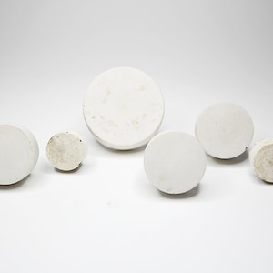 White Concrete Cabinet Knob | White Concrete | Cabinet Knobs | Concrete Knobs | Knobs | Bouton De Meuble | Drawer Pulls | White Cement