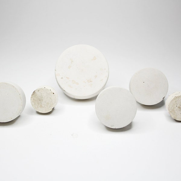 White Concrete Cabinet Knob | White Concrete | Cabinet Knobs | Concrete Knobs | Knobs | Bouton De Meuble | Drawer Pulls | White Cement