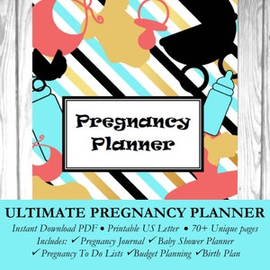 Peut inclure: Un planificateur de grossesse imprimable avec une couverture color&eacute;e repr&eacute;sentant des silhouettes de biberon, de sucette et de poussette. La couverture a un fond ray&eacute; avec des rayures noires, dor&eacute;es et bleues. Le titre "Pregnancy Planner" est &eacute;crit en noir. Le texte "ULTIMATE PREGNANCY PLANNER" est &eacute;crit en noir en bas de l'image. Le texte "Instant Download PDF Printable US Letter 70+ Unique pages" est &eacute;crit en noir. Le texte "Includes: Pregnancy Journal Baby Shower Planner Pregnancy To Do Lists Budget Planning Birth Plan" est &eacute;crit en noir.