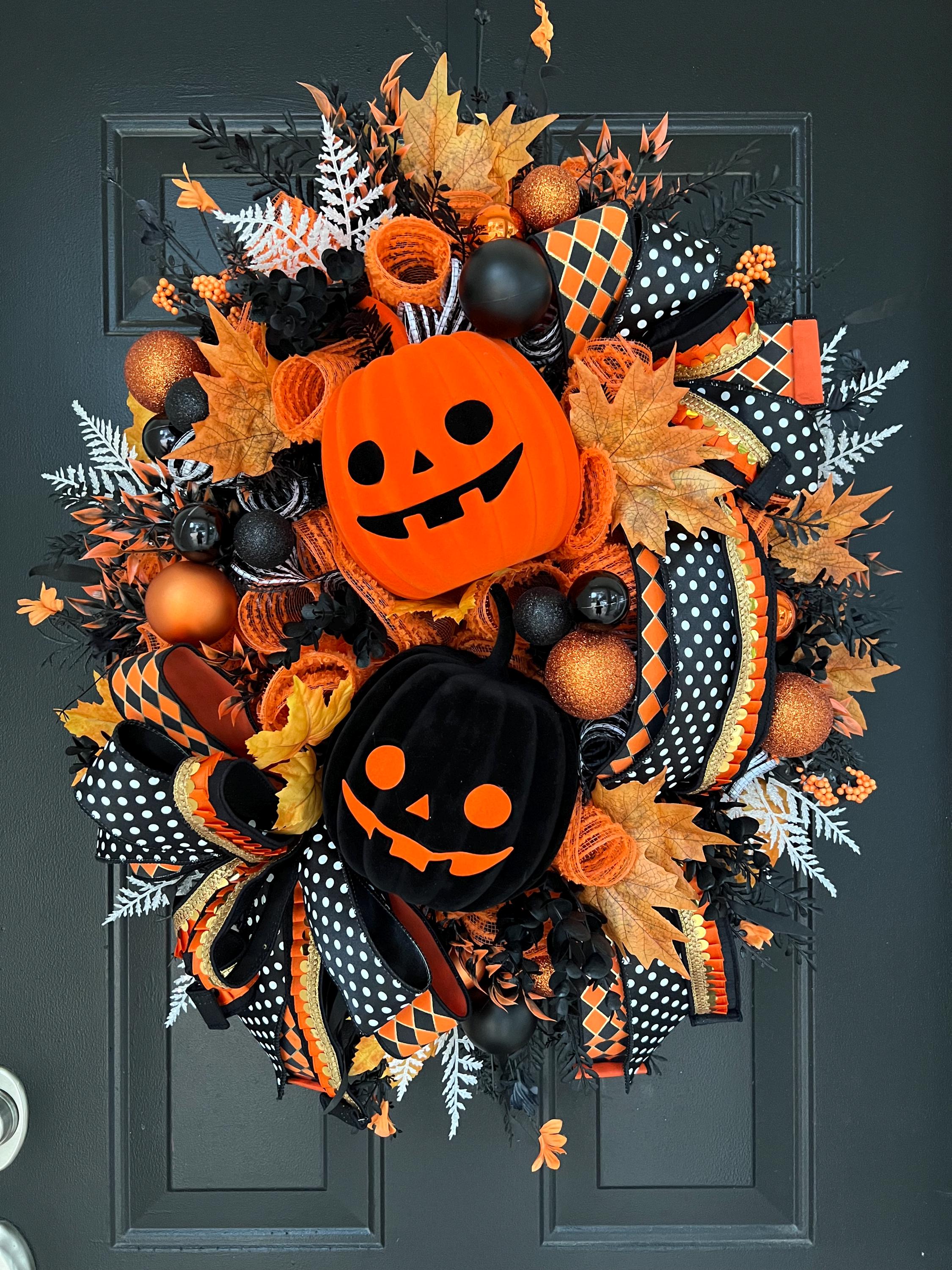 HALLOWEEN PUMPKIN WREATH