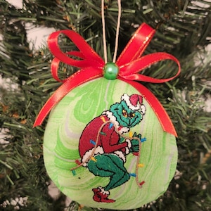 Der Grinch bestickt Ornament oder Cindy Luo