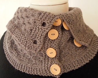 KNITTING PATTERN - Cowl With Buttons