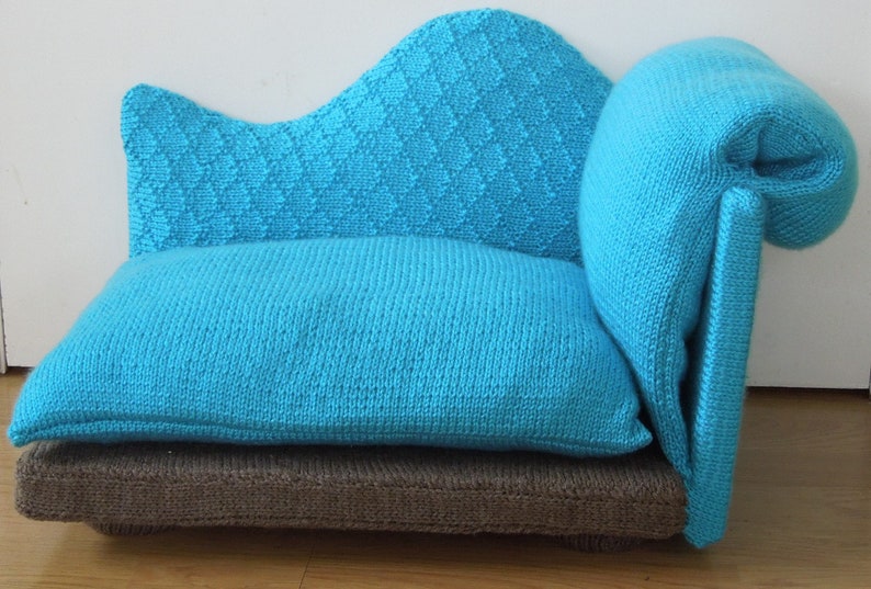 Cat Bed Chaise Longue/Lounge Style Knitting Pattern image 5