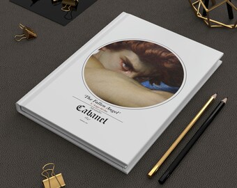 Peut inclure: Un carnet blanc avec une image circulaire d'une peinture représentant un ange déchu. Le texte sur la couverture est "The Fallen Angel" et "Alexandre Cabanel 1847".