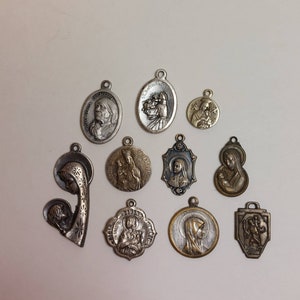 10 médailles religieuses