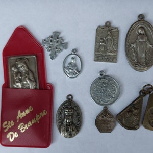10 médailles religieuses catholiques