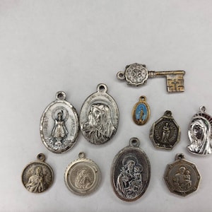 10 médailles religieuses catholiques