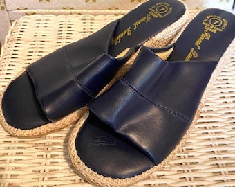 Vintage 60's 70's Finest Quality Open Toe Low Wedge Heel Mule Light Weight Sandals Navy Blue Mod Boho Hippie House Retro Kitsch