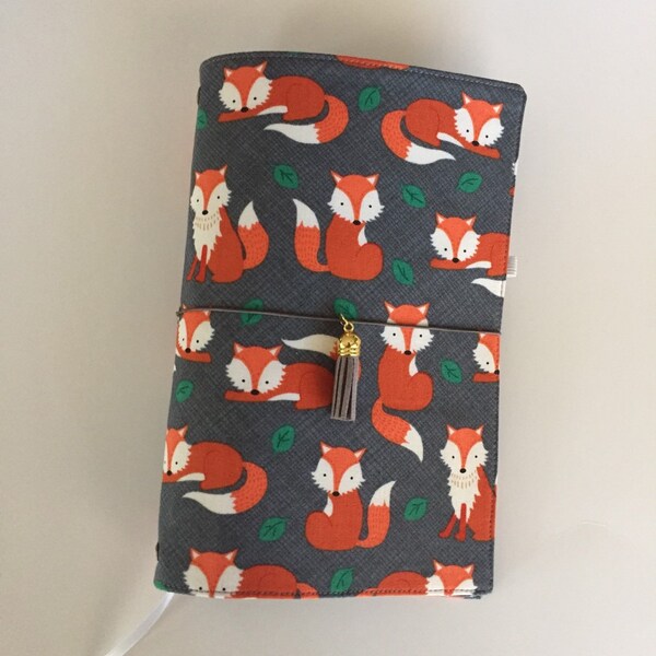 Foxes on Grey Moo-dori, Fauxdori, Midori, travelers notebook with charm