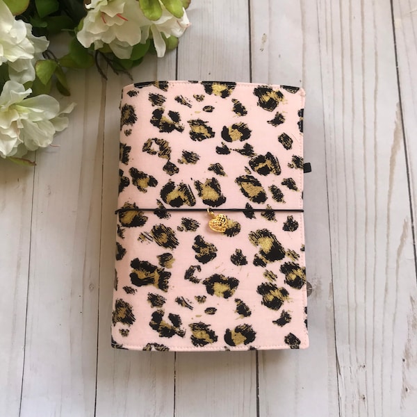 Pink Leopard Moo-dori, Fauxdori, Midori, travelers notebook with charm