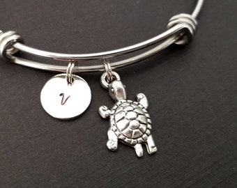 Turtle Bangle - Bracelet de charme de tortue - Bracelet extensible - Bracelet de charme - Bracelet de Tortue- Bracelet initial - Bracelet de reptile