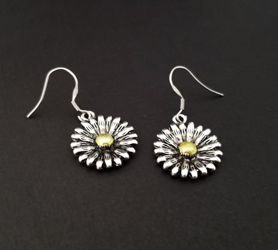 Daisy Earrings Flower Charm Earrings Flower Earrings Mom Etsy