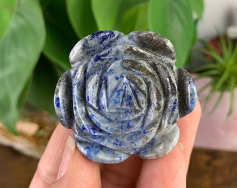 Lapis Lazuli Rose Carving, Hand Carved Rose, Crystal Carving // Enhances Memory, Relieves Anxiety, Wisdom, Truth // ( #2) 1.7” 82g