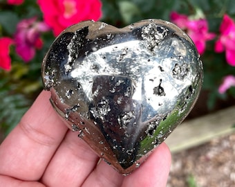 Golden Pyrite Heart, Fully Polished Pyrite Stone Heart // Protection Against Negativity, Enhances Memory, Creativity / #1