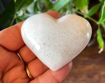 Scolecite Heart, Polished Scolecite // Inner Peace and Spiritual Transformation, Communication // #9